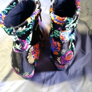 Steve Madden floral Boots